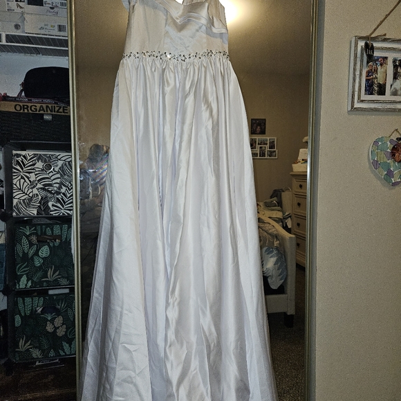 Getting Married? - Picture 6 of 7